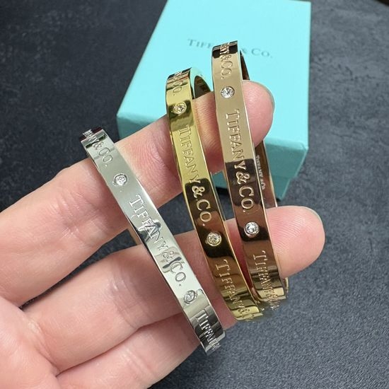 Tiffany & Co. Diamond Inlaid Classic Exquisite Bracelet