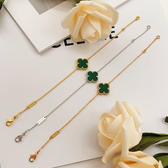 Van Cleef & Arpels VCA Green Mother of Pearl Bracelet Set