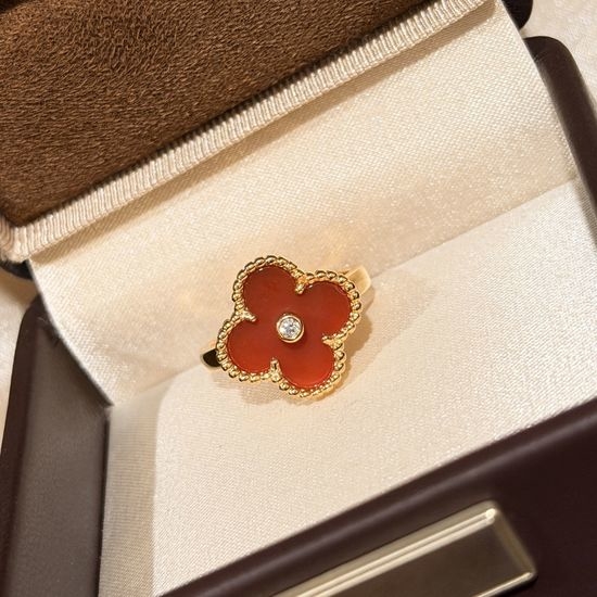 Van Cleef & Arpels VCA Clover Diamond Red Agate Ring