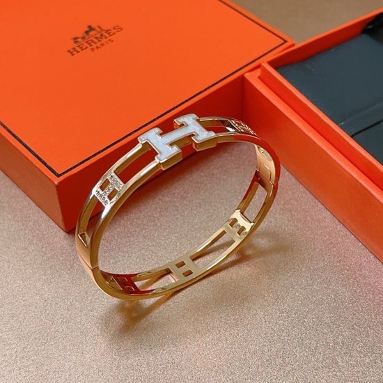 Hermes Premium Gold Plated Exquisite Bangle