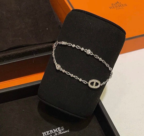 Hermes Pig Nose Heart Shape Bracelet