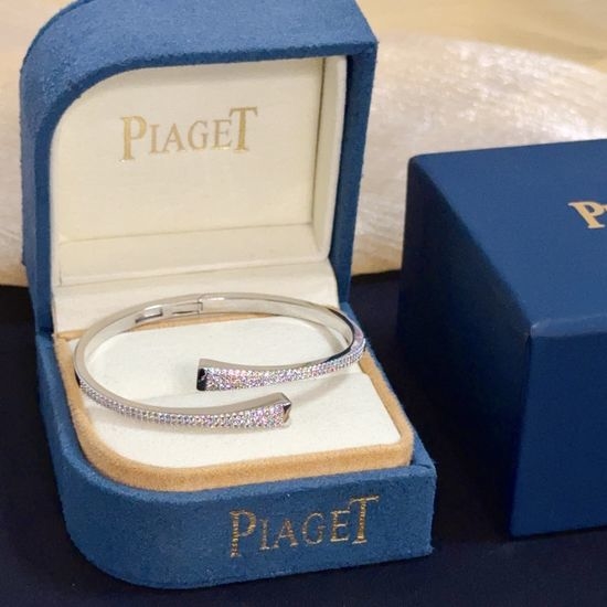 Piaget Luxury Diamond-Encrusted Bangle