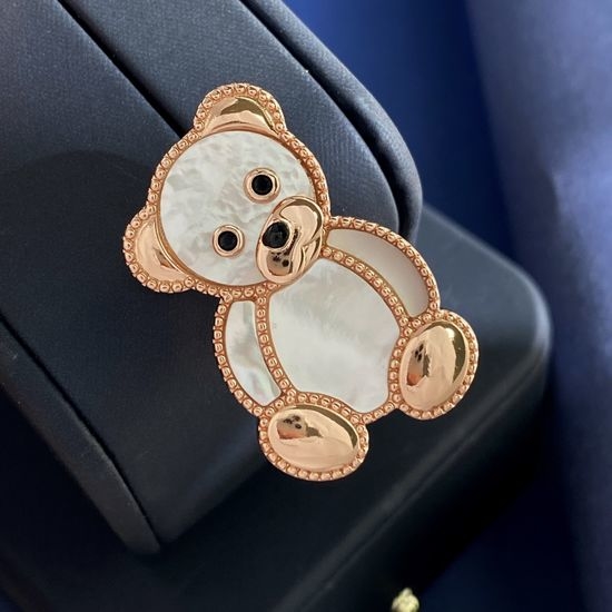 Van Cleef & Arpels VCA Teddy Bear Shell Brooch Pin