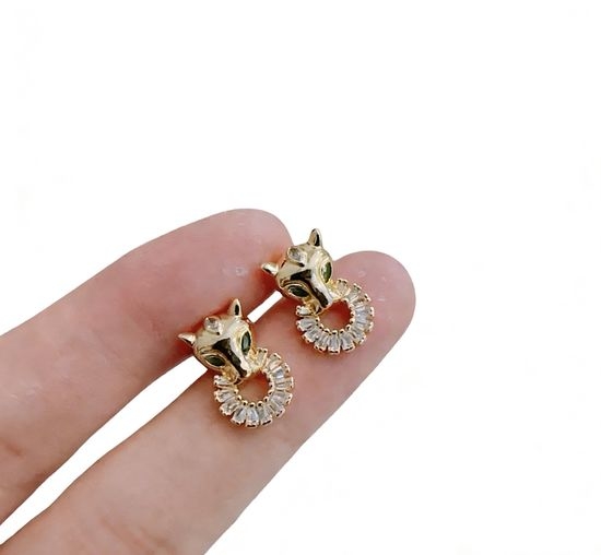 Cartier Classic Elegant Earrings Handcrafted Durable Material