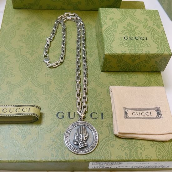 Gucci Adjustable Vintage Design Silver Necklace