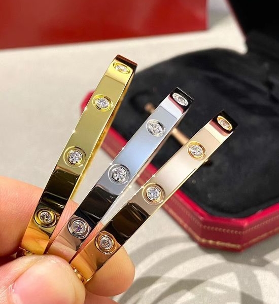 Cartier Classic Bangle Series Premium Quality