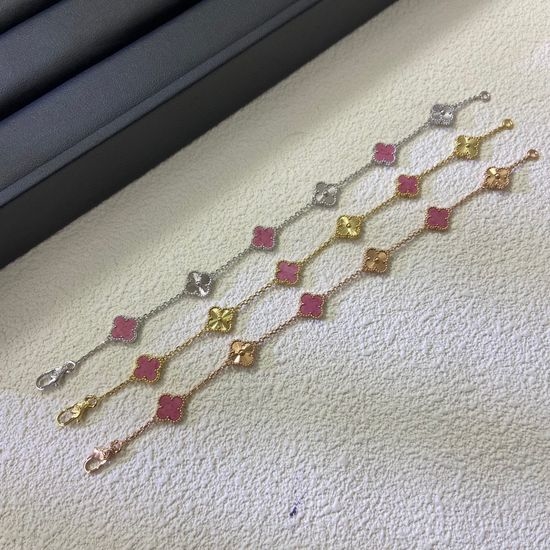 Van Cleef & Arpels VCA Classic Four Leaf Clover Bracelet