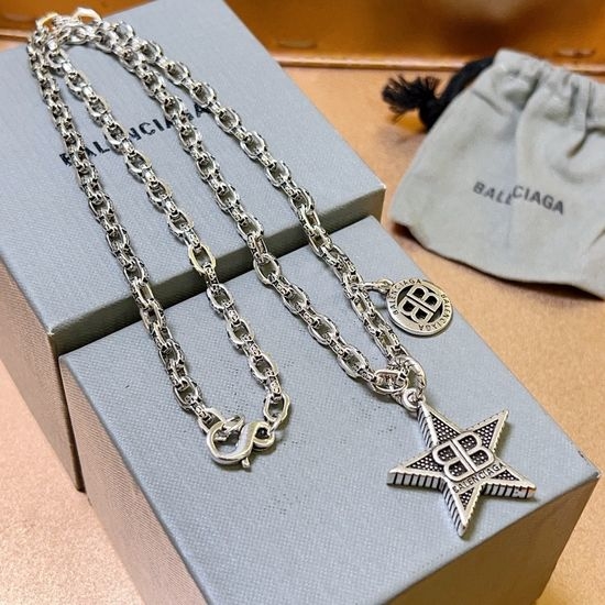 Balenciaga Vintage Style Exquisite Craft Necklace