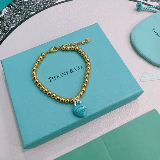 Fendi Vintage Style Bracelet Exquisitely Crafted Accessory