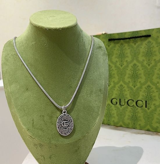 Gucci Exquisitely Crafted Vintage Style Necklace