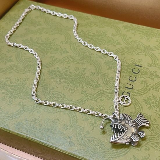 Gucci Vintage Pattern Pendant Necklace Daily Wear