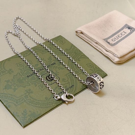 Gucci Vintage Pattern Pendant Necklace