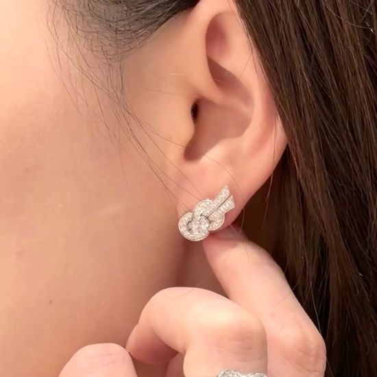 Fred Horseshoe Buckle Stud Earrings Exquisite Craft