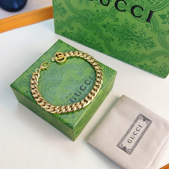 Gucci Classic Engraved Bracelet Simple Elegant Style
