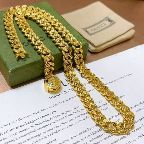 Gucci Vintage Engraved Chain Necklace Versatile Wear