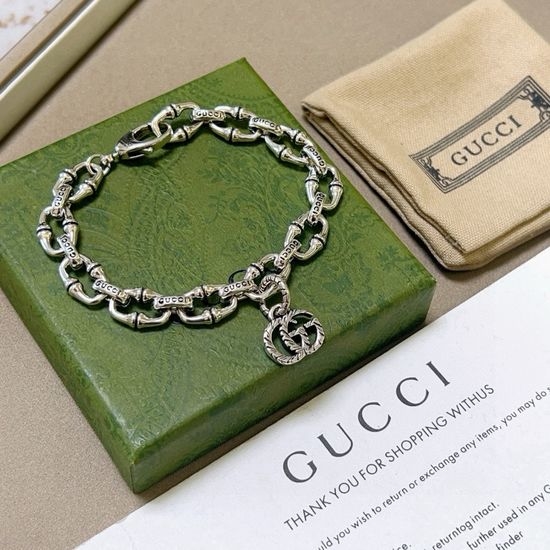 Gucci Classic Bracelet Elegant Daily Accessory