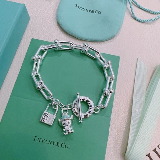 Tiffany & Co. Vintage Style Handcrafted Bracelet Daily Wear
