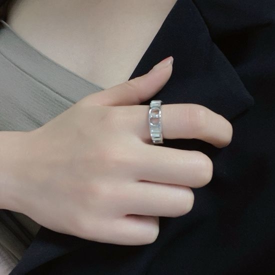 Christian Dior CD Sparkling Letter Shape Ring Jewelry