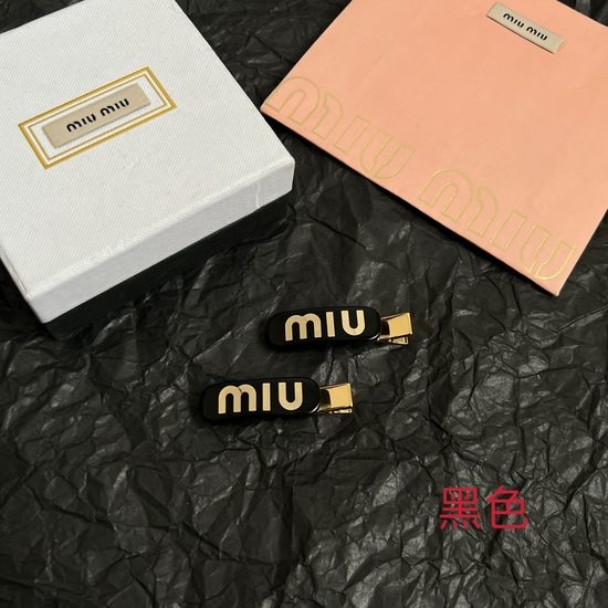 Miu Miu Exquisite Minimalist Hair Clips Set