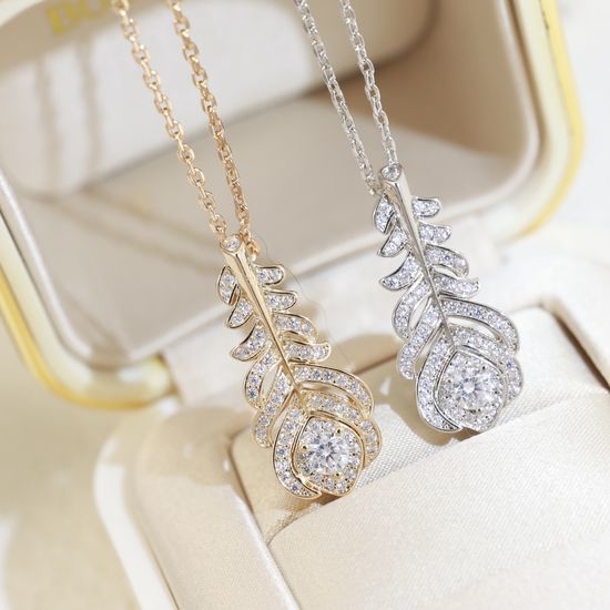 Boucheron Elegant Feather Pendant Necklace