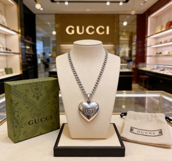 Gucci Vintage Classic Pendant Necklace
