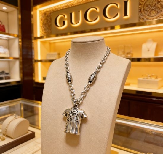 Gucci Vintage Double G Pendant Necklace