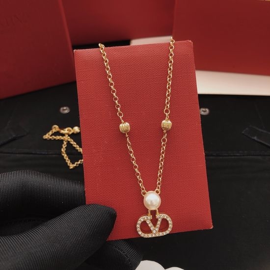 Valentino Classic Simple Necklace Premium Material