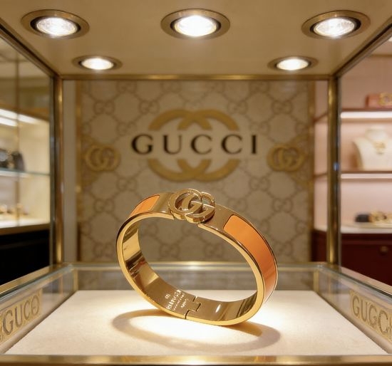 Gucci Handcrafted Classic K Gold Bangle