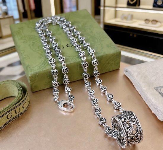 Gucci Vintage Double G Pendant Necklace