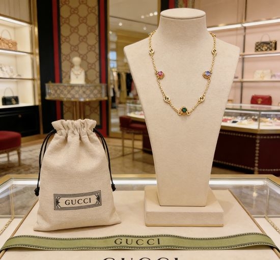 Gucci Adjustable Gold Gemstone Pendant Necklace