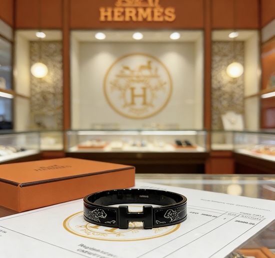 Hermes Enamel Craft Polished Bangle Bracelet