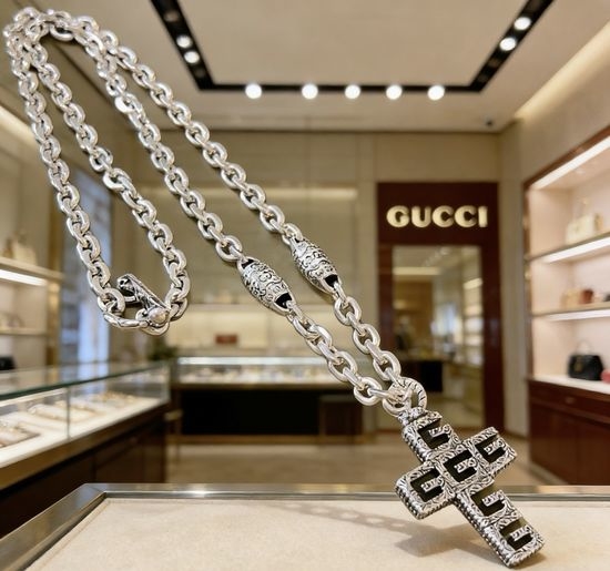 Gucci Classic Double G Pendant Necklace