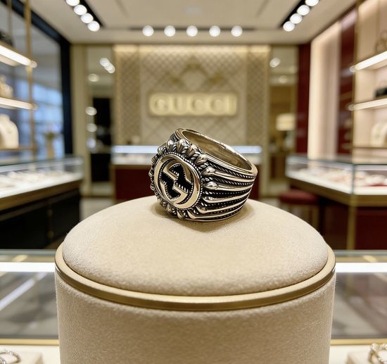 Gucci Classic Glossy Double G Ring