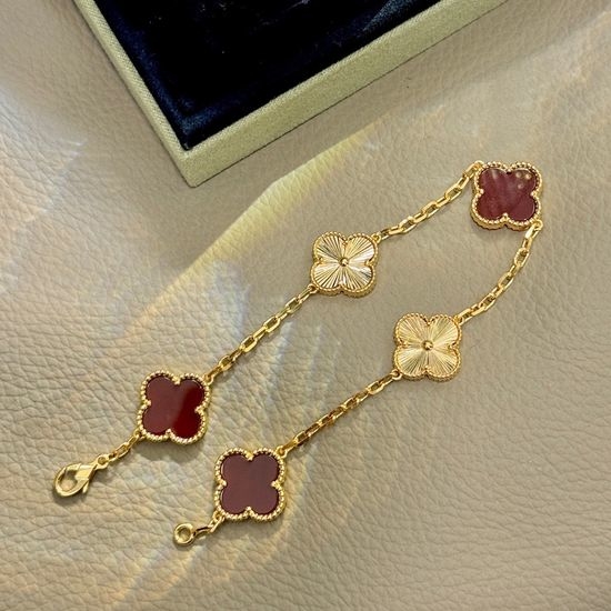 Van Cleef & Arpels VCA Sparkling Heavy Duty Agate Bracelet