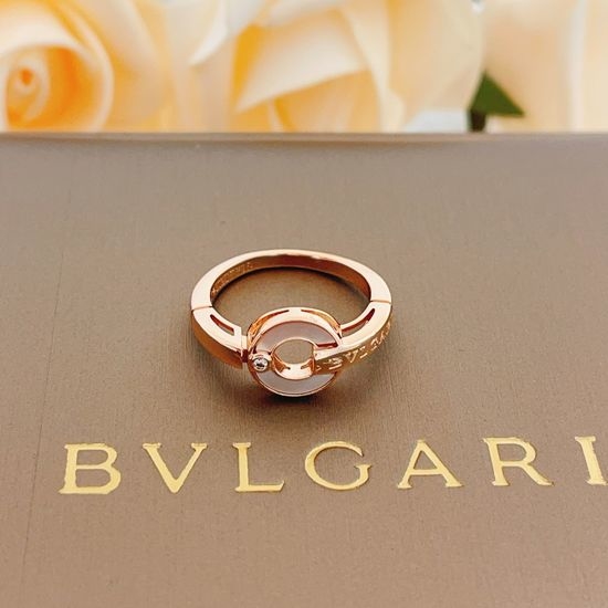 Bvlgari Unique Pattern Rose Gold Ring