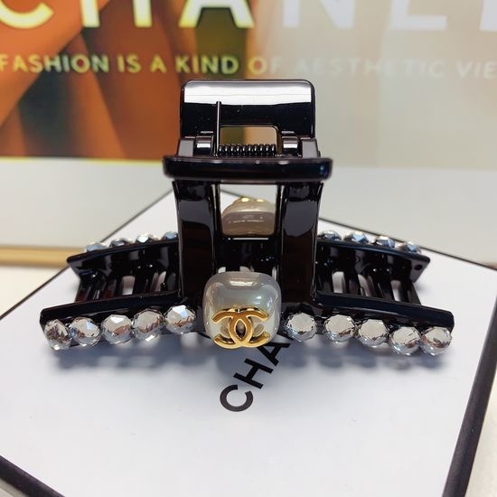 Chanel Rhinestone Pearl Hair Claw Clip