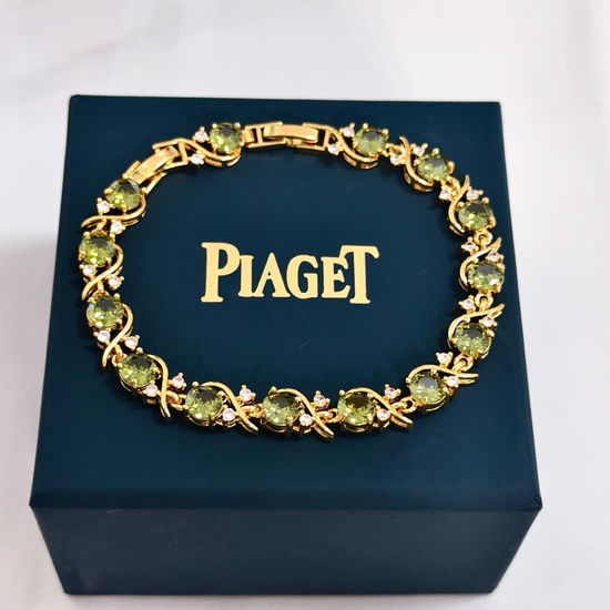 Piaget Luxury Diamond Inlaid V Gold Bracelet