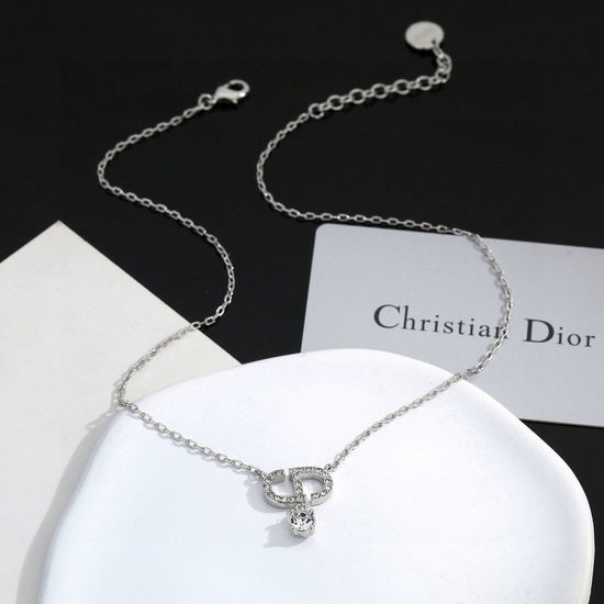 Christian Dior CD Dior CD Simple yet Fashionable Necklace