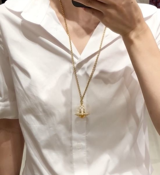 Vivienne Westhood Saturn Pearl Necklace and Bracelet Set