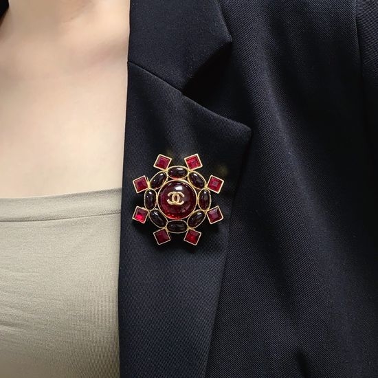 Chanel Agate Crystal Decorative Brooch