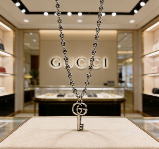 Gucci Vintage Key Pendant Chain Necklace