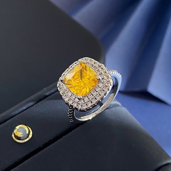 Tiffany & Co. Luxury Square Crystal Ring