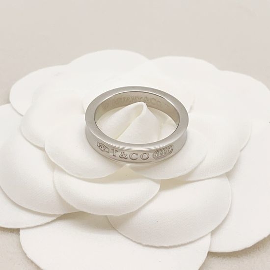 Tiffany & Co. Polished T-letter Design Brass Ring