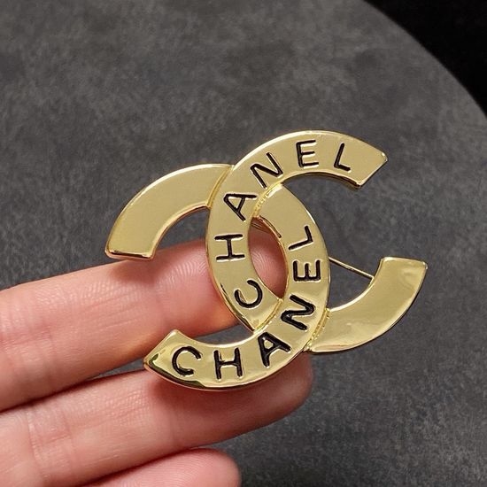 Chanel Vintage Gold Shiny Finish Brooch