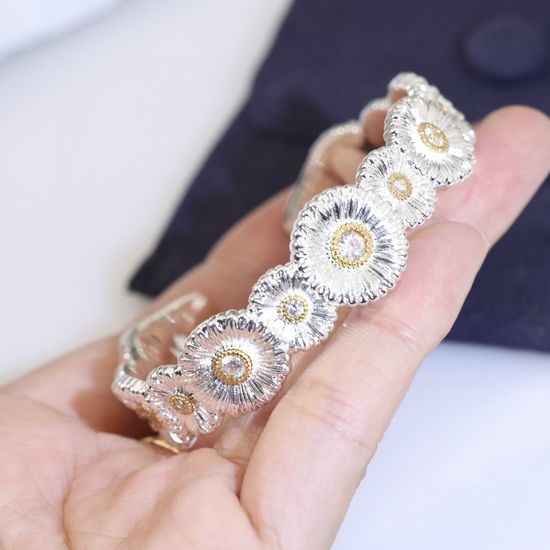 Celine Retro Palace Style Daisy Bracelet