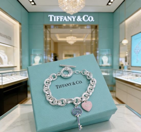 Tiffany & Co. Vintage Classic Pendant Necklace