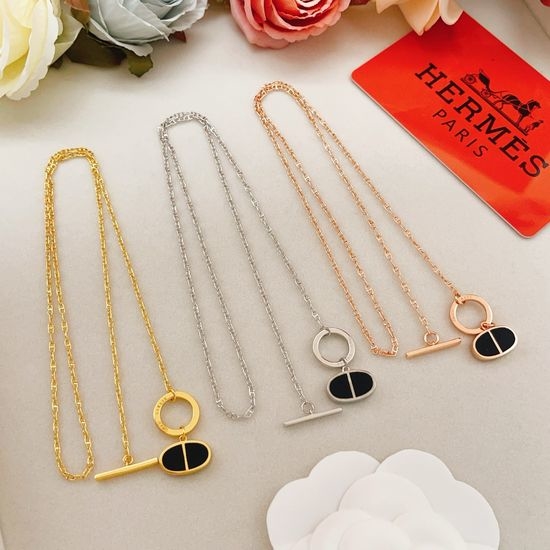 Hermes Black Shell Pendant Necklace Classic Jewelry