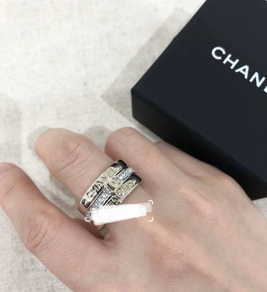 Chanel Smooth Diamond Embossed Three-in-one Ring