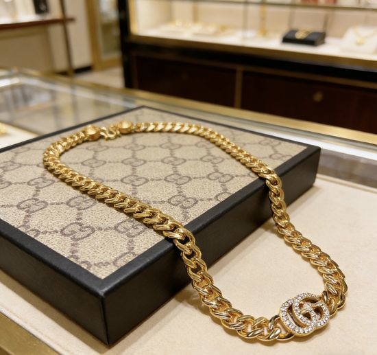 Gucci Vintage Finish Necklace Easy to Match Outfits