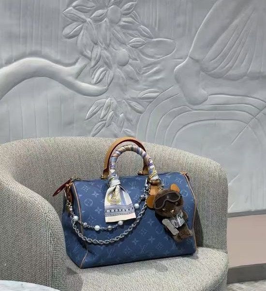 Louis Vuitton LV Beaded Metal Chain Bag Accessory